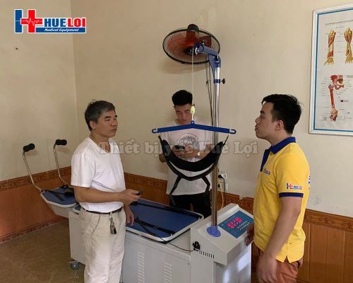 Bàn giao máy kéo giãn cột sống cao cấp tại Bắc Giang