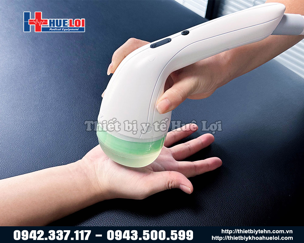 Sử dụng máy xung kích EMFocus trị liệu vùng tay 